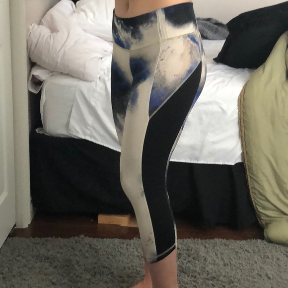 Lululemon cropped leggings - Picture 3 of 5